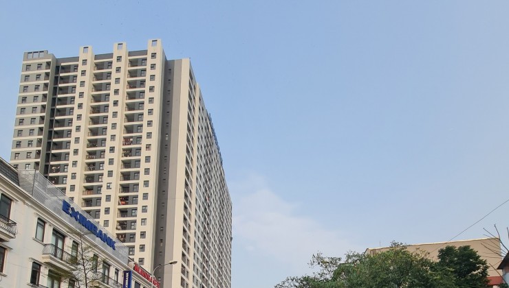 Bán nhà 86m2 xây sẵn 5 tầng tại phố kinh doanh Trâu Quỳ, Gia Lâm. Lh 0989894845